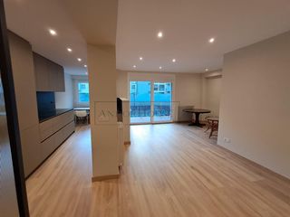 Lloguer Pis  Carrer prat de la creu. Pis de 130m2 amb parking al centre.