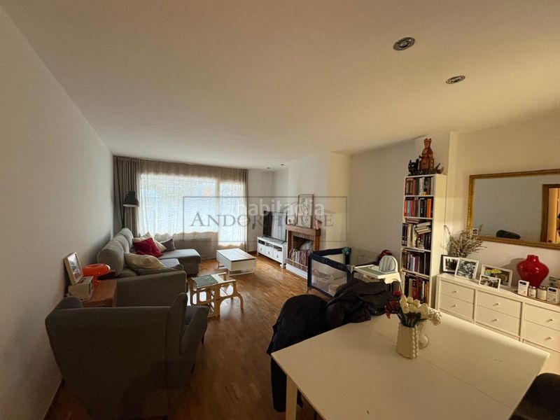 Foto 82780b61-afcf-4e08-ba0a-4fc7c1d44bf3. Pis amb aparcament a Centro Andorra la Vella