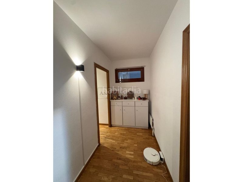 Foto c49a886a-83f3-4556-a0cb-23fcafcfbef1. Pis amb aparcament a Centro Andorra la Vella