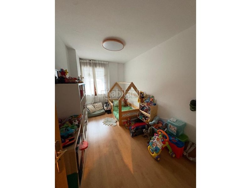 Foto d62af5dc-820f-4db0-81b9-b94119cbdc5e. Pis amb aparcament a Centro Andorra la Vella