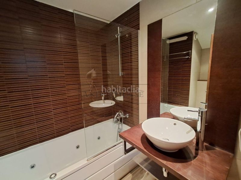 Foto ae2ee4a2-d231-4225-8d9d-9fec7fcf97e2. Rent flat with parking in Soldeu-Incles Canillo