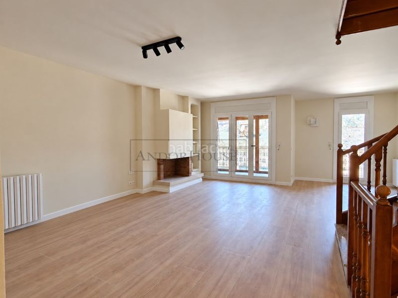Foto 2c33db79-8253-4153-b2e0-74bf9ed3dba9. Rent semi detached house with parking in Engolasters Escaldes-Engordany