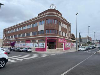 Industrial building in El Toscar