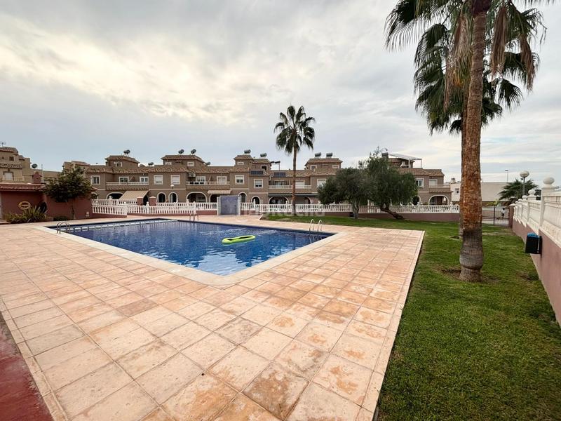 Foto 86588abf-569a-4221-afaf-ad0a0bd9f36f. Rent house with pool in Monte y Mar Santa Pola