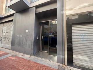 Aparcament cotxe a Plaza Crevillente - Antiguos Juzgados - El Asilo