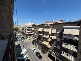 Etagenwohnung in Plaza Crevillente - Antiguos Juzgados - El Asilo