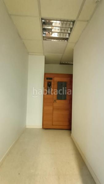 Foto 41300ef4-2a85-45a4-9707-d45c9c7949d7. Alquiler local comercial amplio local comercial en elche ideal para centro estético o deportivo en Elche / Elx