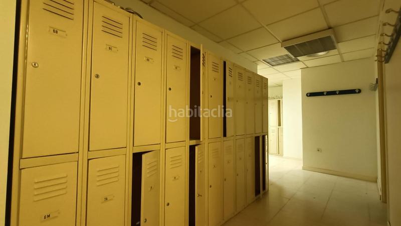 Foto 85be30e6-8da0-41a0-8ff1-2a17819947e8. Alquiler local comercial amplio local comercial en elche ideal para centro estético o deportivo en Elche / Elx