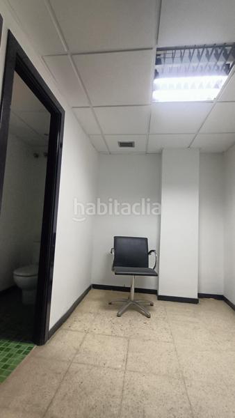 Foto 98482d29-f0a2-4781-b7f3-deb7ead67af0. Alquiler local comercial amplio local comercial en elche ideal para centro estético o deportivo en Elche / Elx