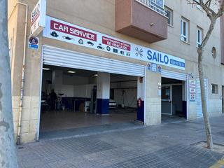 Location Local commercial à Ciutat Universitària. Se trapasa lavaderotaller mecanico