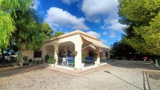 Chalet in Crevillente