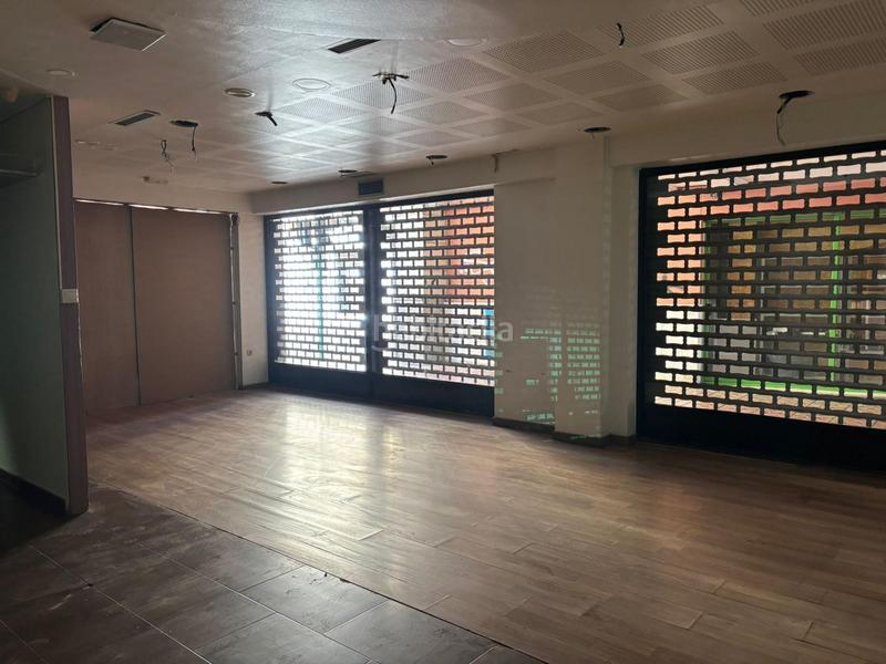 Foto 05a311eb-b7b8-40ed-9963-8b1194916360. Rent business premise in Centro Elche / Elx