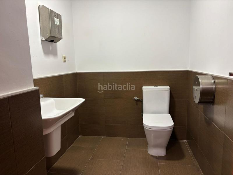 Foto 7716f02d-9a16-402a-918c-ac5f92a58a4d. Rent business premise in Centro Elche / Elx