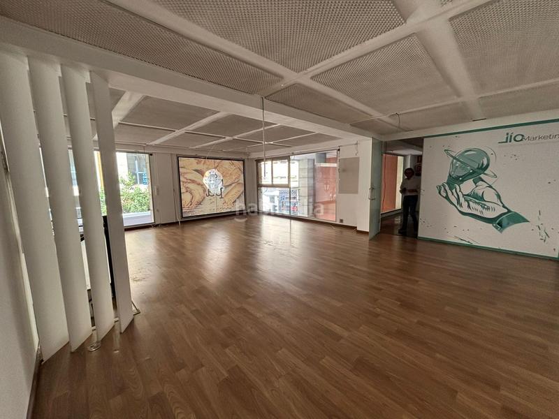 Foto b92afef4-87b3-492b-9ed3-84bb08257ebd. Rent business premise in Centro Elche / Elx
