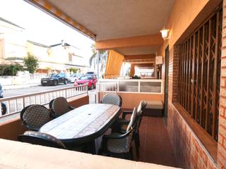 Location Appartement à Playa Tamarit-Playa Lissa. Planta baja con terraza en primera línea del mar.
