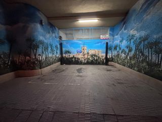 Aparcament cotxe a Reina Victoria - Miguel Hernández