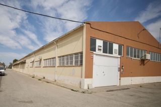 Industrial building in Camino camino vizcarra