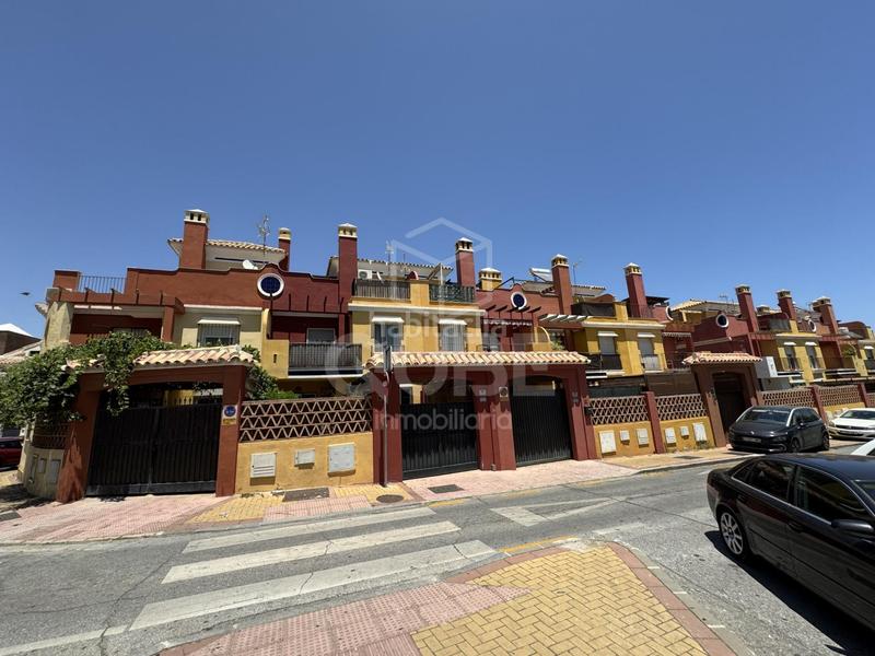 Foto 71b77291-f00a-4455-b660-2e5df7b3b581. Casa adossada amb aparcament a Churriana - El Pizarrillo - La Noria - Guadalsol Málaga