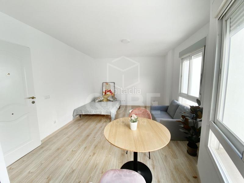 Foto eddf2eb7-5472-4afe-9ba8-1c8ea8d96dbd. Studio with parking in Parque Victoria Eugenia Málaga