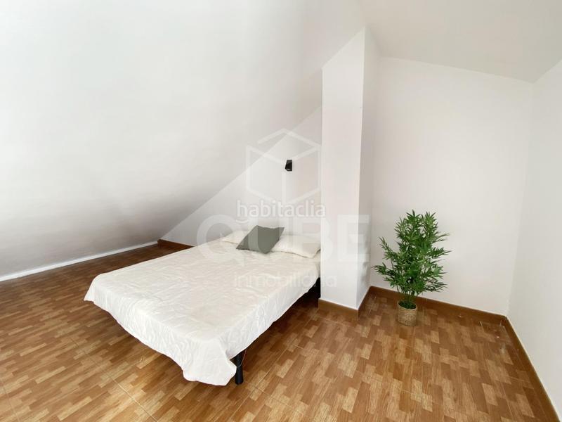 Foto c599f8ff-e36d-4218-8238-cf39120607cb. Penthouse with parking in Parque Victoria Eugenia Málaga