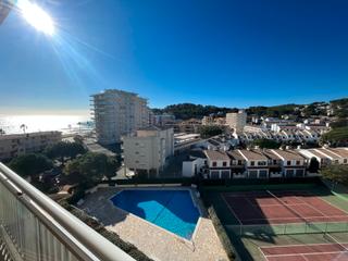 Apartament a Torre Valentina-Mas Vilar de La Mutxada-Treumal. Apartamento con vistas al mar, gran terraza y muy soleado.