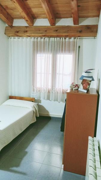 Foto b979ec7c-dafa-43fd-b95c-51da0d41a396. Casa zona molt tranquil·la en Sort