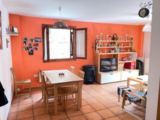 Piccolo appartamento in Camí la reguera 8. Apartamento con 2 habitaciones amueblado con vistas a la montaña