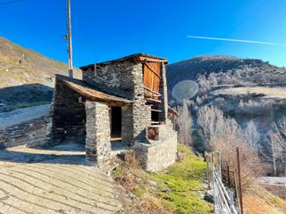 Masia  Camino a. Cobert a reformar amb vistes espectaculars