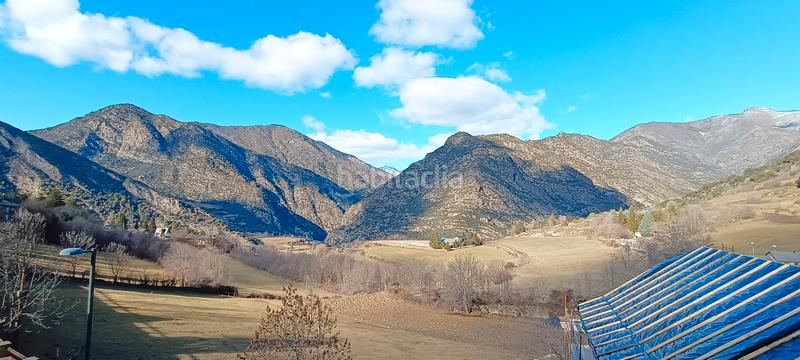 Foto 15538bcb-9017-43e5-b35d-9f7267319e3a. Piso apartament amb vistes a en Tírvia