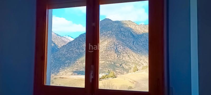 Foto f60cf549-12fe-438a-93d2-d0aed806d82e. Piso apartament amb vistes a en Tírvia