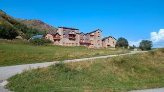 Bauernhof in Carrer llessui poble 54. Hotel rural en  venta a reformar