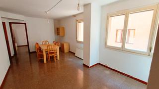 Etagenwohnung in Sort. Ampli pis a zona tranquila de sort