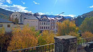 House  Avinguda dels comtes de pallars. Casa antiga assolellada a sort