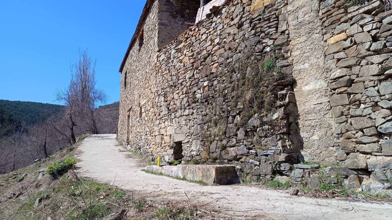Foto 1725b2ea-a261-438f-8a4a-f13a8f67f245. Bauernhof mit kamin in Soriguera