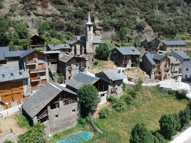 Foto 3d33ede4-5443-4c7c-a741-1fddf7ed5729. Masia a Alins