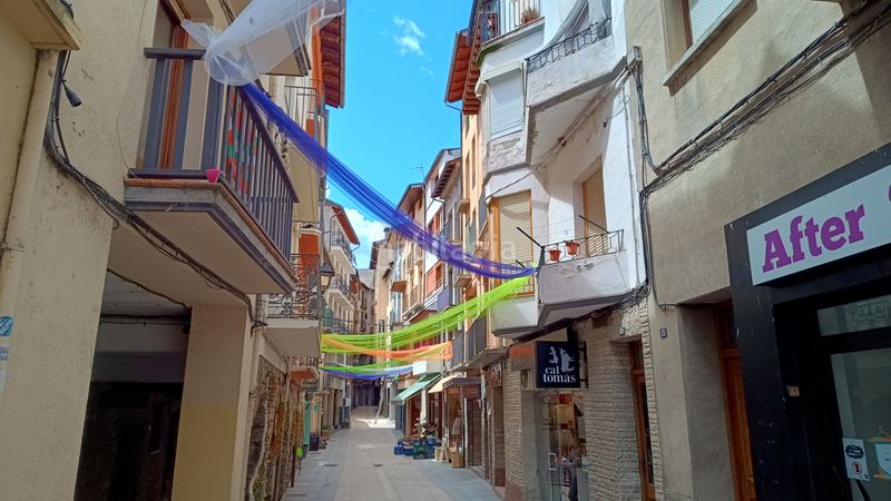 Foto f60ae7ee-f9b8-47ff-97ae-80d42e39e0a2. Pis a carrer major 21 a Sort