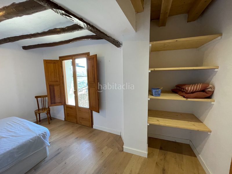 Foto 0f7560a1-8b6b-4420-9bd0-e4f18f5e1d2a. Casa a carrer llessui poble 130 a Sort