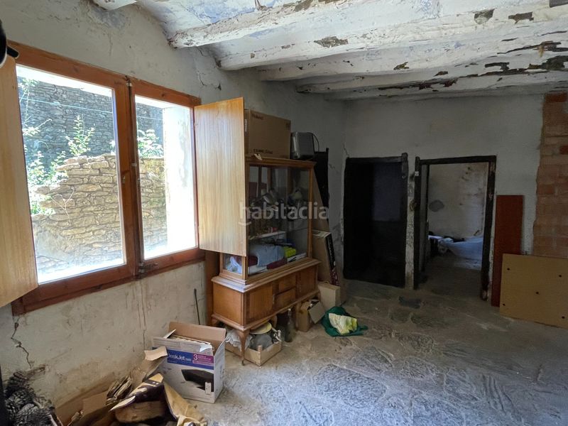 Foto 16487f47-d08c-4956-a29f-f52f07a3b107. Casa a carrer llessui poble 130 a Sort