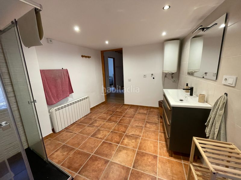 Foto 7a3b0b8d-74b1-4699-ad63-ec56a5785a13. Casa a carrer llessui poble 130 a Sort