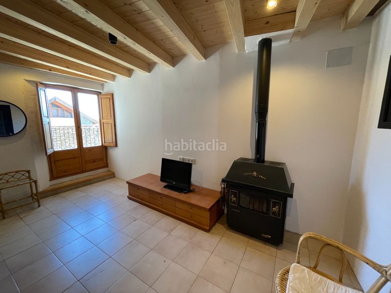 Foto f383bce1-4122-42b0-99cd-f0f89bcb0c0d. Casa a carrer llessui poble 130 a Sort