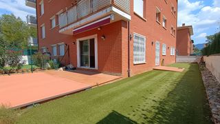 Flat in Passeig 1 d'octubre 8. Piso amplio con terraza y jardín