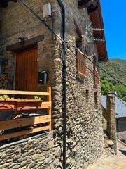 Casa  Carrer unica-aidi 5. Casa reformada a aidí