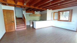 Casa  Carrer unica 9. Casa reformada a estarón