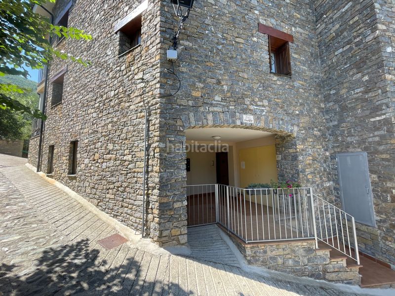 Foto 6c8e7a04-1361-46ac-aca6-26268ebd9289. Appartement in carrer darrere in Rialp