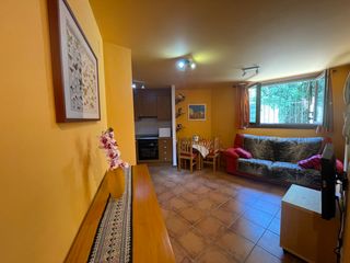 Apartament a Carrer darrere,ag. roni 10. Piso en planta baja en roní