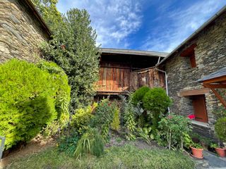 Bauernhof  Carrer unica-lladrós 23. En venda gran casa rústica amb cobert jardi, terrassa i hort