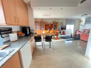 Semi detached house in Carrer rosa sensat 3