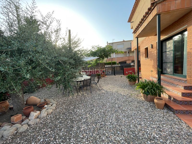 Foto 001aca3b-1fed-4316-9bd0-80e6126b4cdd. Casa aparellada amb calefacció aparcament a Botarell