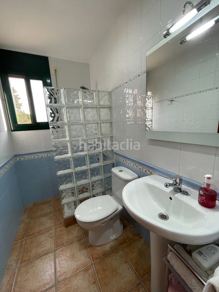 Foto efe7f926-ed17-4284-b187-a931888c6f4a. Casa aparellada amb calefacció aparcament a Botarell