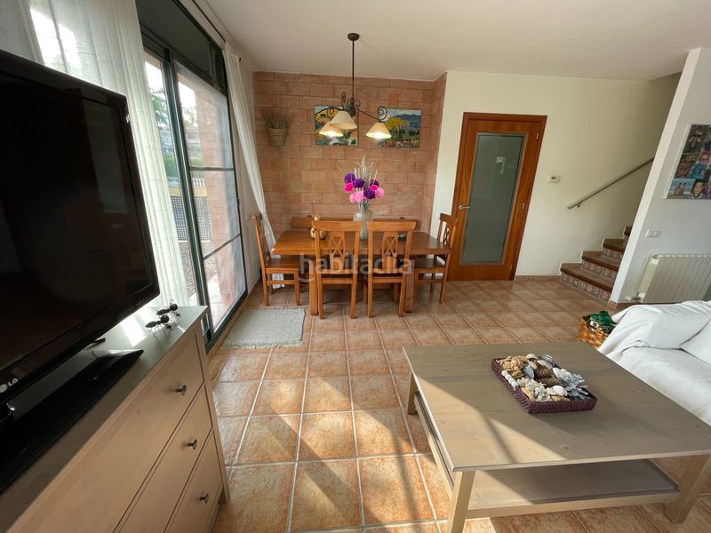 Foto fa83c0ee-8e64-497e-b433-bfaf7ed38afa. Casa aparellada amb calefacció aparcament a Botarell